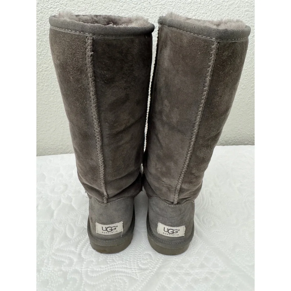 Ugg Classic Tall Boots Gray Suede Sheepskin Lined Size 7